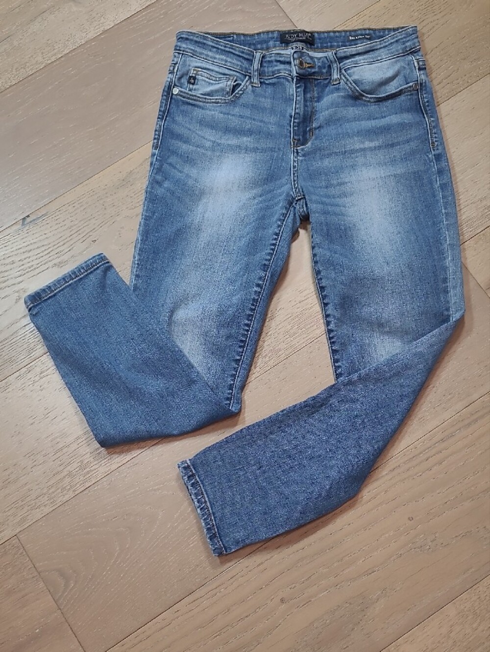 Judy Blue Jeans Women's sz 9/29 Relaxed Fit Mid Rise Crop Leg Denim Jean